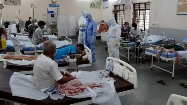 कर्नाटक का कोरोना संकटः '18 अस्पतालों' ने इलाज से किया इनकार, नौ को सरकारी नोटिस