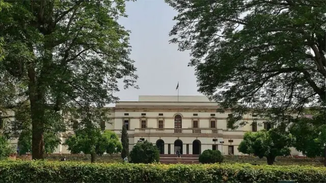 తీన్ మూర్తి భవన్