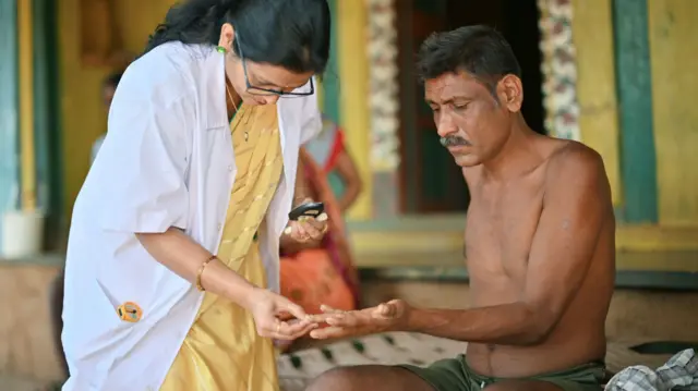 புற்றுநோய் அறிகுறிகள் என்ன? உறுதிப்படுத்த எங்கு பரிசோதனை செய்வது? - முழு விவரம்