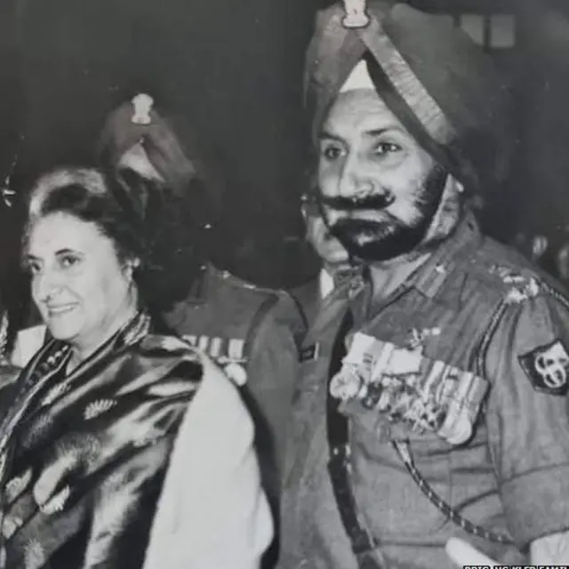 ਇੰਦਰਾ ਗਾਂਧੀ ਦੇ ਨਾਲ ਐੱਚ ਐੱਸ ਕਲੇਰ