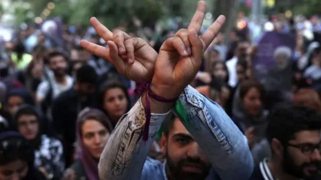 اصلاحطلبان و گروهی که اعتدالیون معرفی میشوند برنده انتخابات ریاست جمهوری ایران و انتخابات شوراها در بسیاری نقاط از جمله تهران شدند