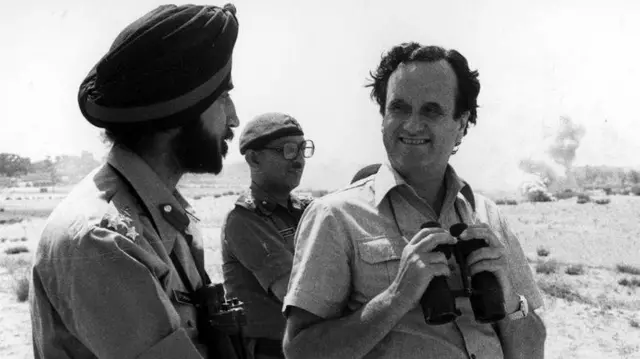Sir Mark Tully, the BBC's 'voice of India', dies aged 90