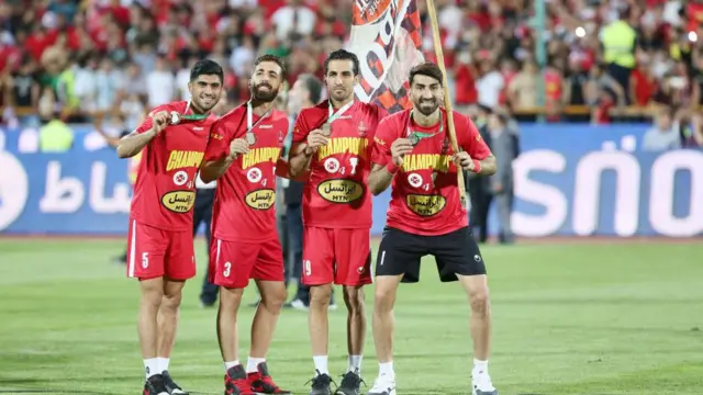 پرسپولیس به عنوان قهرمان لیگ و جام حذفی ایران در لیگ قهرمانان آسیا بازی میکند