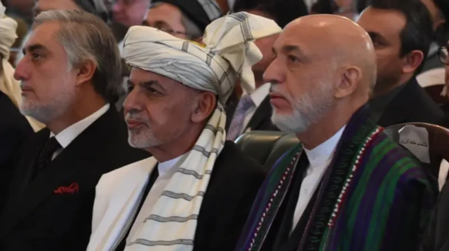 Ghani oo la jooga dad kale