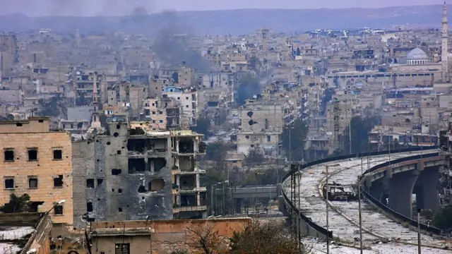 Doğu Halep'te yıkılmış binalar