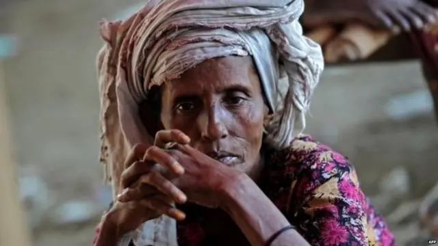 රෝහින්ග්‍යා මුස්ලිම්වරුන් බංග්ලාදේශයේ සිට පැමිණි නීති විරෝධී සංක්‍රමණිකයන් බව පවසන මියන්මාර බලධාරීහු ඔවුන්ට රටේ පුරවැසිභාවය ලබාදීම ප්‍රතික්ෂේප කරති