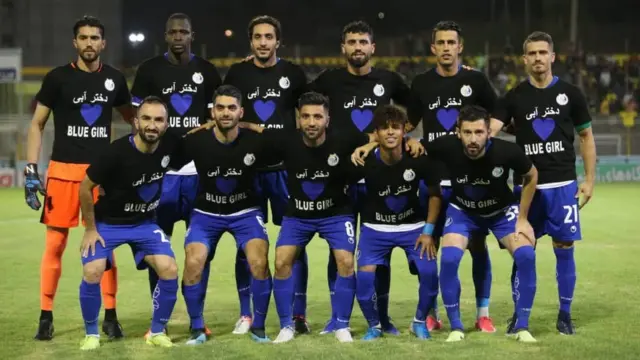 ادای احترام بازیکنان استقلال به سحر خدایاری