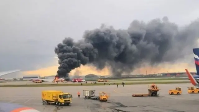 جہاز کو آگ لگ گئی