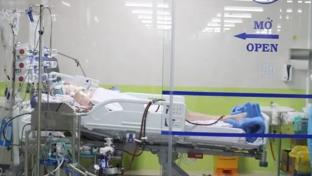 হো চি মিনের হাসপাতালে ভেন্টিলেটরে দুই মাসেরও বেশি সময় অচেতন ছিলেন স্টিভেন ক্যামেরন