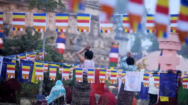 အိန္ဒိယရဲ့ကြေညာချက်ကြောင့် မတ်လ ၁၂ ရက်နေ့မှာ နီပေါကနေ ခရီးစဉ်အချို့ဖျက်ပြီးအိန္ဒိယနိုင်ငံထဲပြန်လှည့်ပြန် နေရ