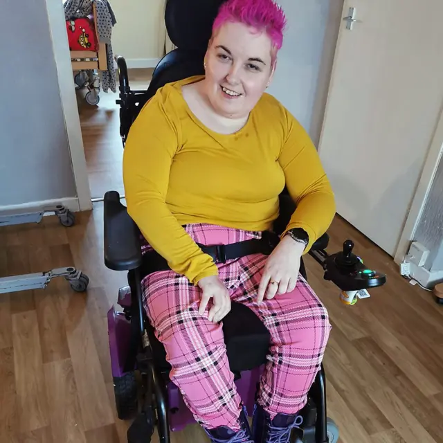 حق انتخاب لباس برای افراد معلول