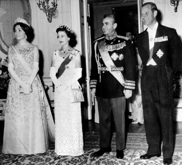 دیدار ملکه بریتانیا از تهران