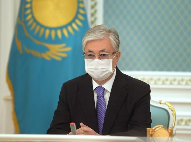 哈薩克斯坦總統托卡耶夫表示，該國疫情形勢仍然嚴重。
