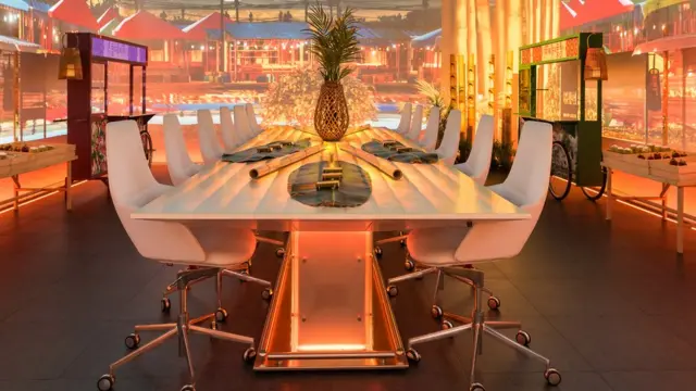 ฉากในห้องอาหารซับโมลิชัน