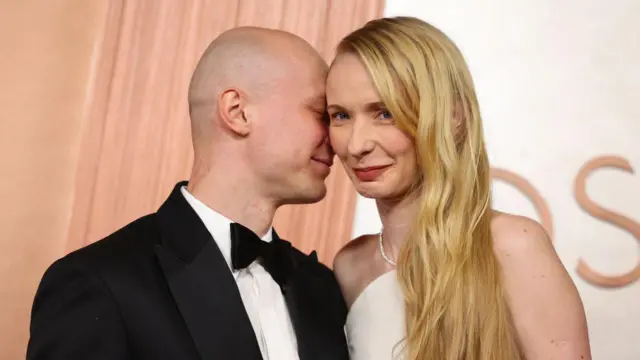 Актор Юра Борисов та актриса Анна Шевчук на 97 церемонії нагородження "Оскар"576