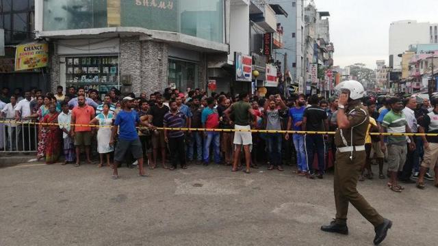 ராஜபக்ஸேவின் புத்தகம், இலங்கை