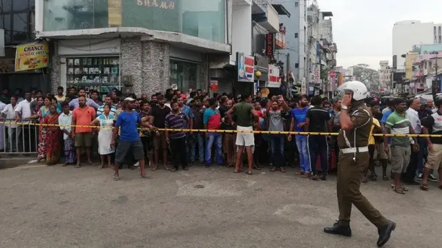 ராஜபக்ஸேவின் புத்தகம், இலங்கை