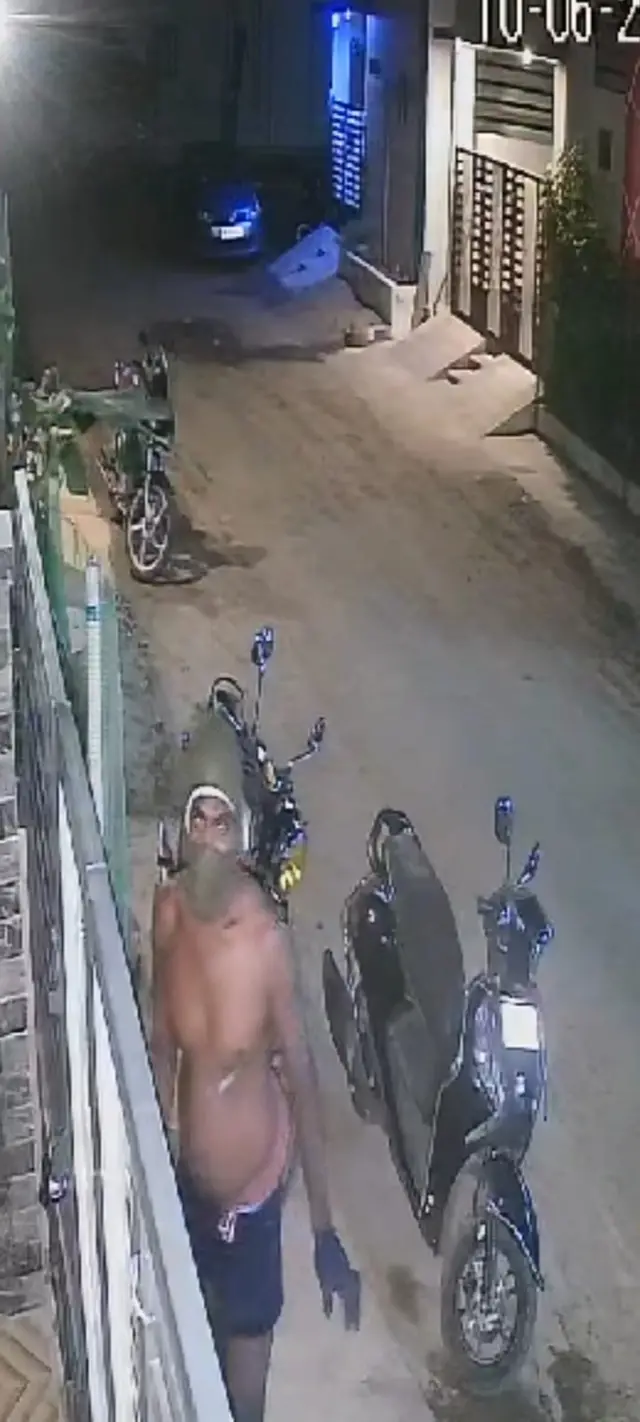 குரங்கு குல்லா கொள்ளையர்கள்