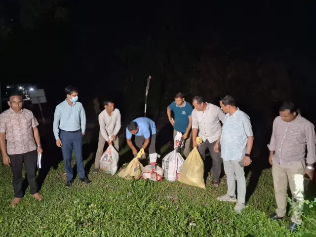 খাগড়াছড়ি সদর থেকে পাঁচটি বস্তায় ভরা ২৪টি গুইসাপ উদ্ধার করেছে বন বিভাগের কর্মকর্তারা