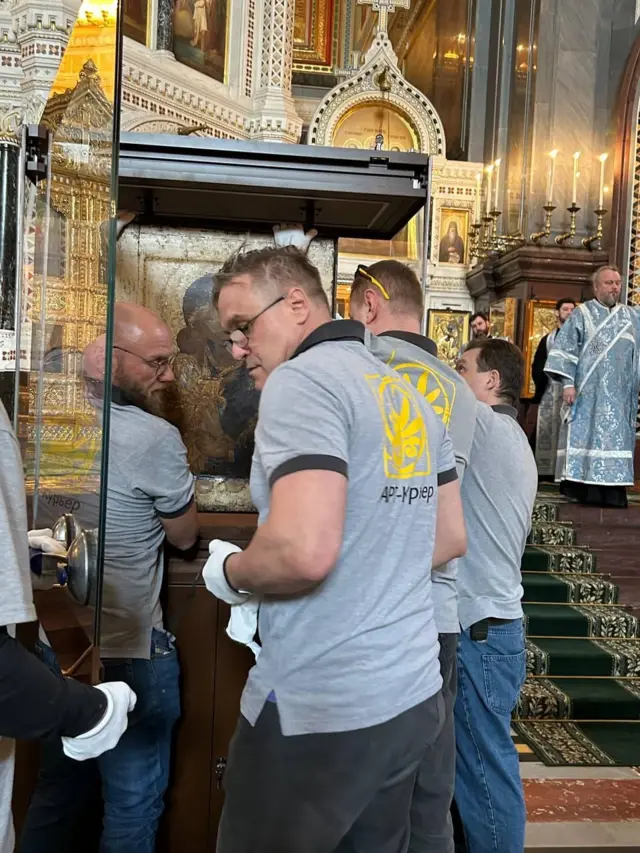 Донскую икону устанавливают в храме Христа Спасителя 