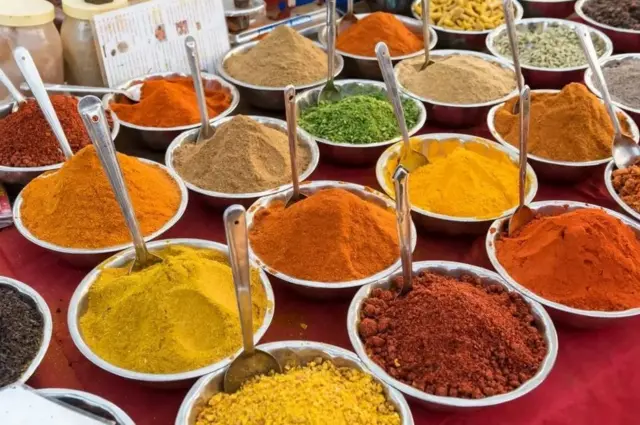 အိန္ဒိယ၊ ဟင်းခတ်အမွှေးအကြိုင်၊ ပိုးသတ်ဆေး