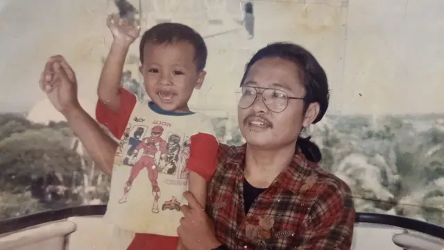 bom bali 1, teror, teroris, Garil kecil bersama ayah.