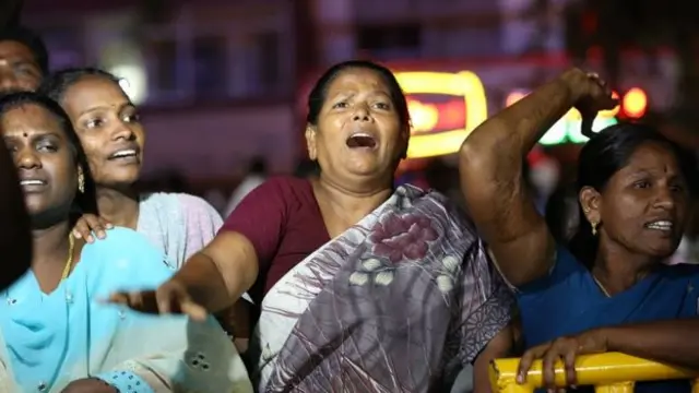 எழுந்து வா.. எழுந்து வா..: நள்ளிரவை உலுக்கிய முழக்கம்