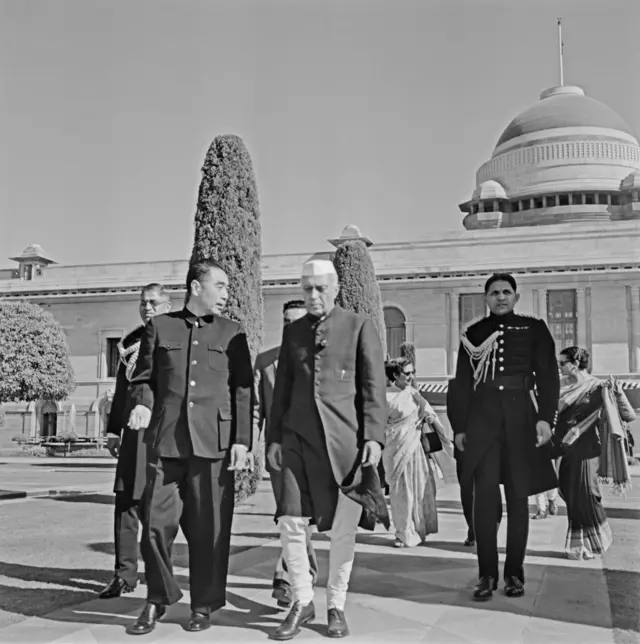 நரேந்திர மோதியின் இந்துத்துவா அரசியல் வாஜ்பேயியைவிட தீவிரமானதா?