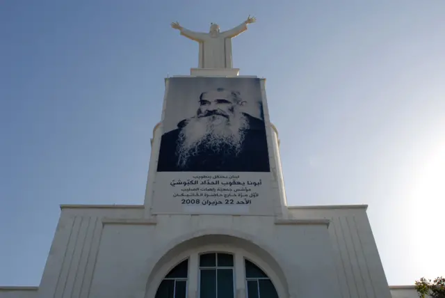 دير الصليب في جل الديب، مقر ضريح الأب يعقوب ومركز رسالته القائمة على رعاية المحتاجين.