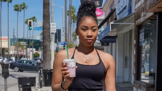 Model wey wear tank top