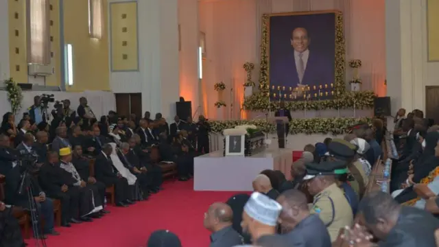 Picha ya Regnald Mengi ilitundikwa kwenye ukumbi wa karimjee kwa ajili ya maombolezo