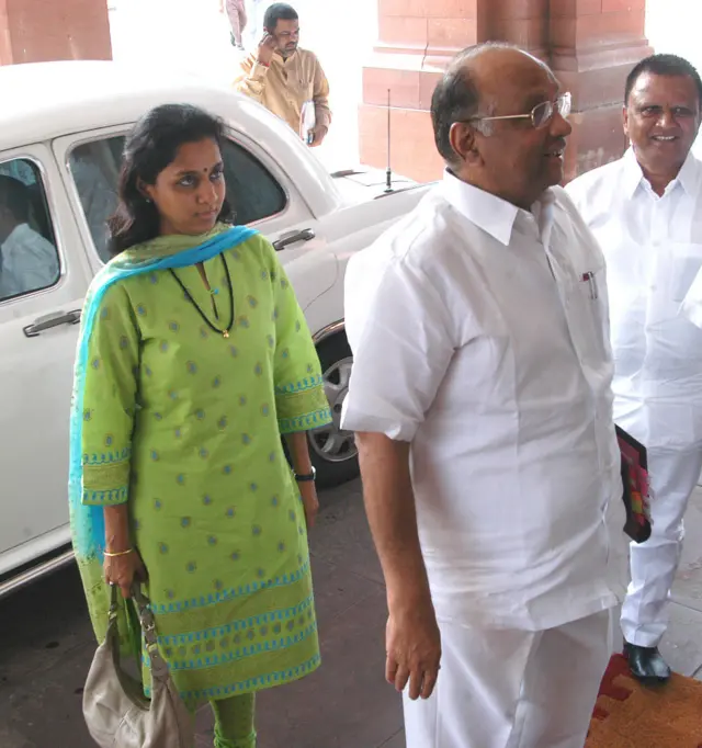 शरद पवार और सुप्रिया सुले 