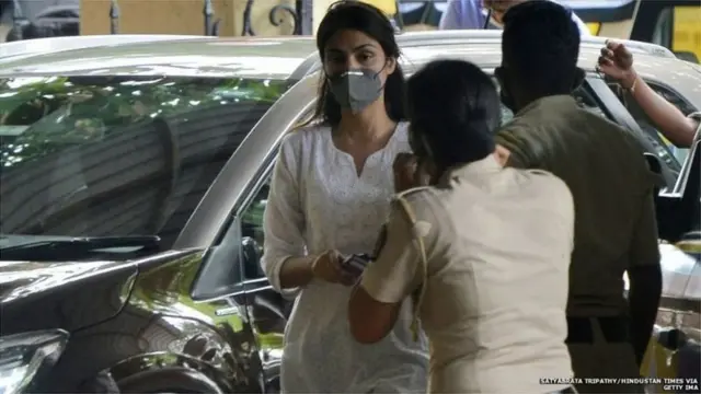 रिया चक्रवर्ती