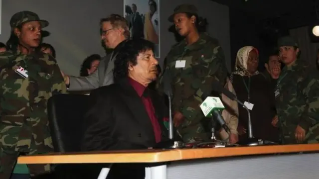 Dumbalar ortasida chochqa