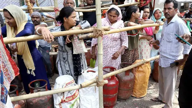 In India and Nepal, recent LPG shortages have forced restaurants to trim menus, adjust recipes or switch to simpler preparations