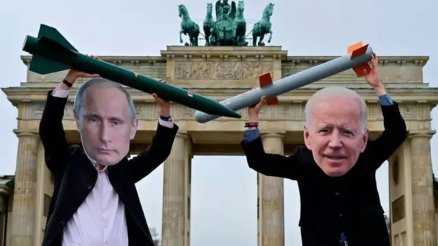 व्लादिमीर पुतिन और जो बाइडन