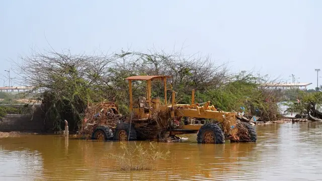 عاصفة مدارية اليمن