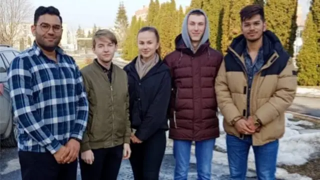 یوکرین میں پاکستانی بلاگر سید کامران کہتے ہیں کہ یہاں پاکستانی طالب علموں کی ایک بڑی تعداد موجود ہے