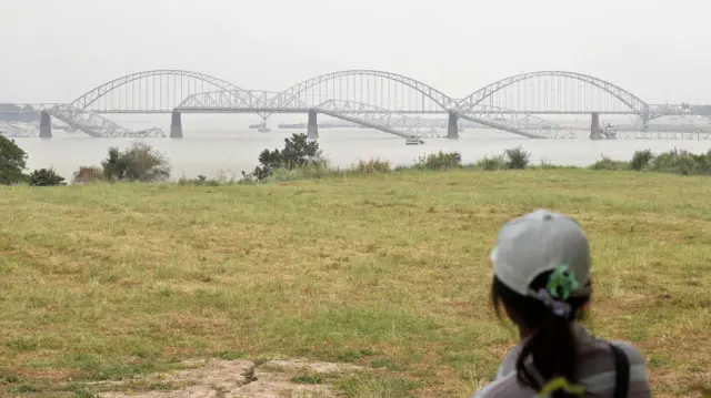 မတ်လ ၂၈ ရက် ငလျင်ကြောင့် ပျက်စီးသွားတဲ့ စစ်ကိုင်းတံတားဟောင်း အင်းဝ