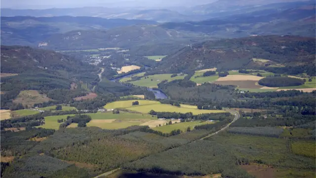 Территория графства Стратерн.