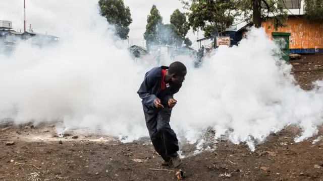 Kukwepa bomu la machozi