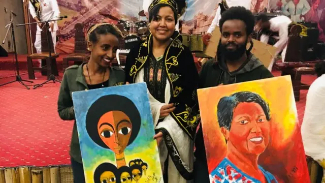 ተምሃሮ ኮሌጅ ኪነ ጥበባት ትግራይ: ንፍረወይኒ ኣብ እዋን እንግዶት ድራር ንእለት ስኢሎም ዘበርከቱላ ቅብኣ