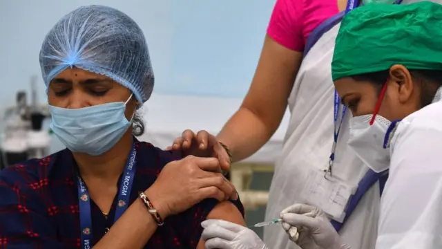 कोरोना लस