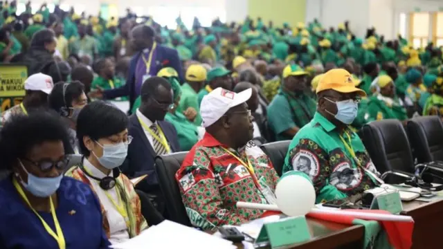 Abitabiriye inama nkuru ya CCM barimo n'abahagarariye u Burundi na Vietnam
