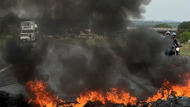 Apoiadoresaplicativo de aposta que ganha dinheiroJair Bolsonaroaplicativo de aposta que ganha dinheiroprotestoaplicativo de aposta que ganha dinheirorodovia