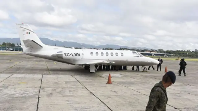 Avion en el que fue extraditado
