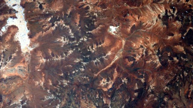 Imagem da região de Yarrabubba tirada da Estação Espacial Internacional