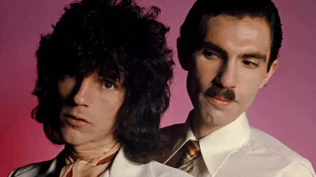 The Sparks Brothers Edgara Rajta se na inventivan način poigrava sa intervjuom kao konvencionalnim elementima muzičkog dokumentarca