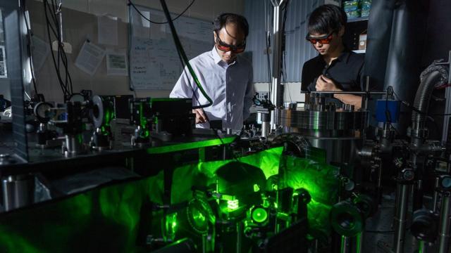 Tongcang Li e Jonghoon Ahn