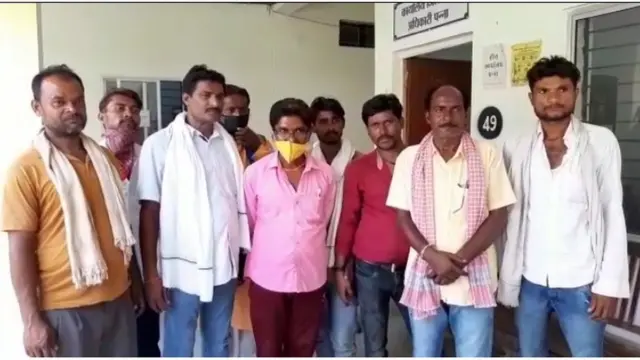 आनंदीलाल और उनके साथी